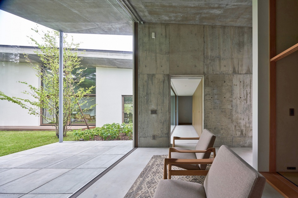 symbiotic house by r e a d architects