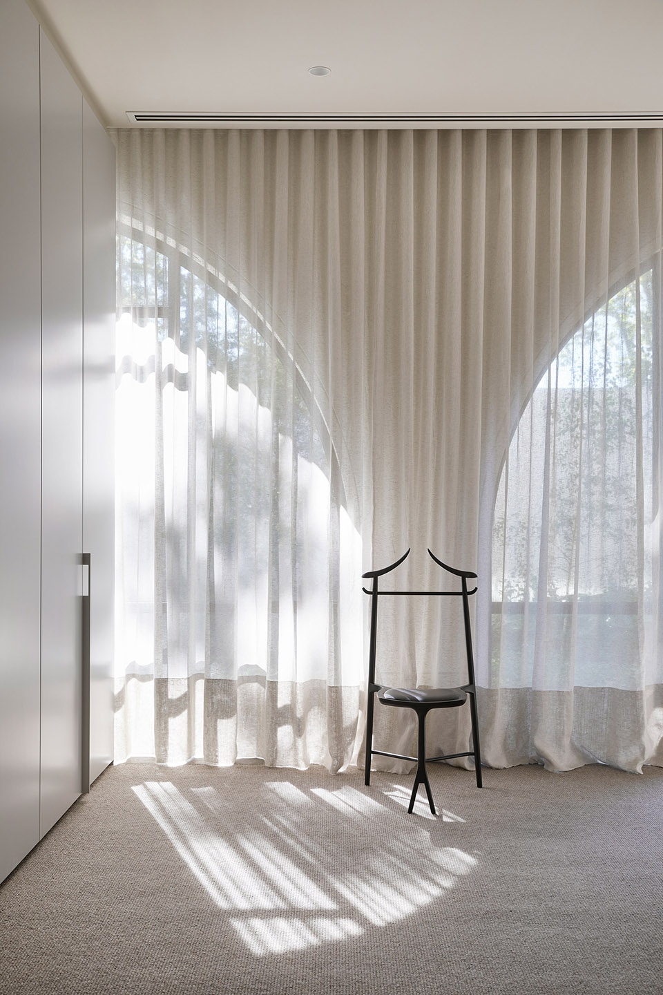 Huntingtower Road Apartments by Jolson Architecture and Interiors