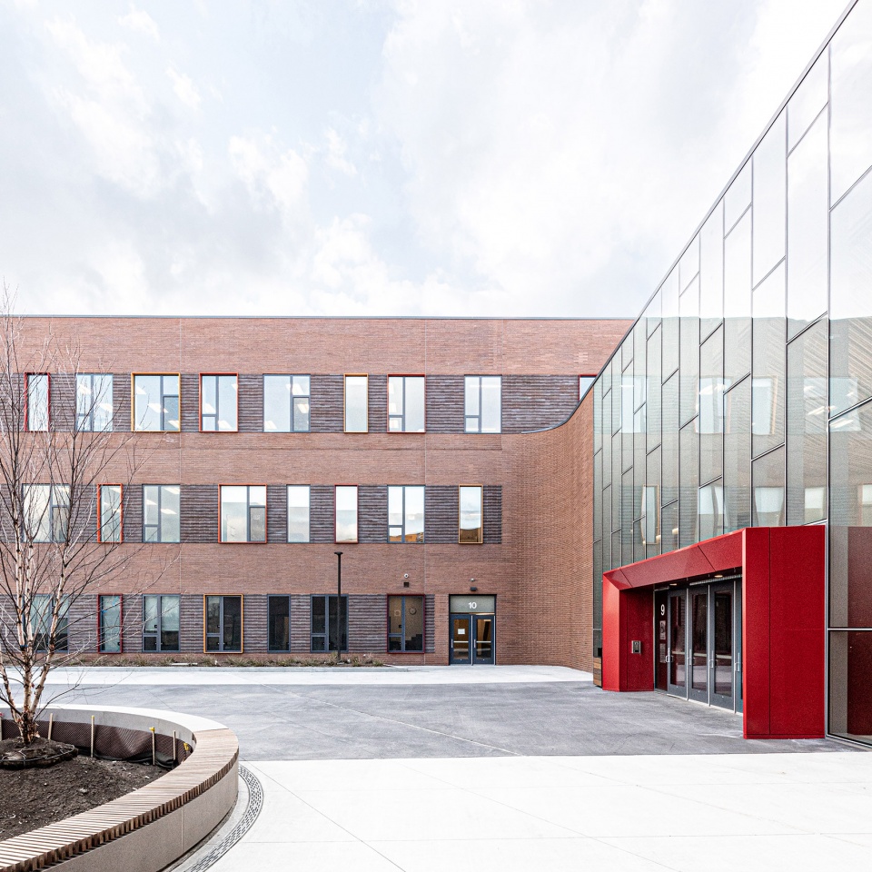 TAFT FRESHMAN ACADEMY by STL architects
