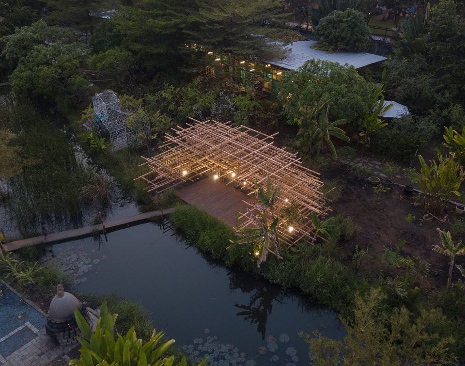 The Straw Pavilion by MIA Design Studio