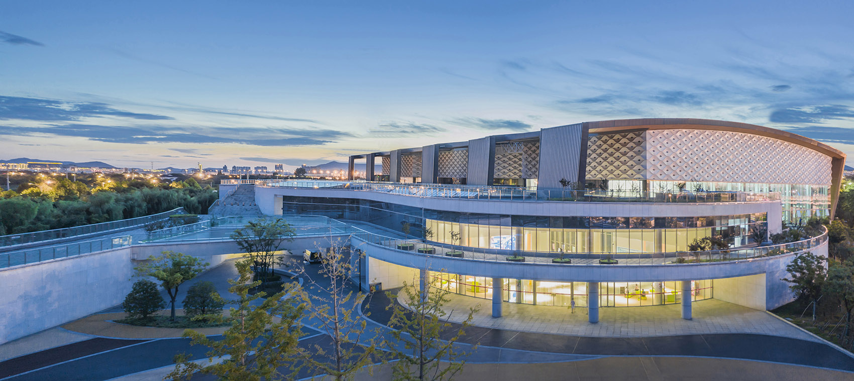 虎丘山麓,新城北部:金阊新城体育馆,苏州 / 中衡设计