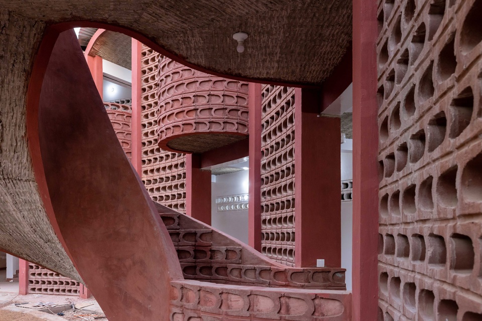 maternity and paediatric hospital in tambacounda by manuel herz architects