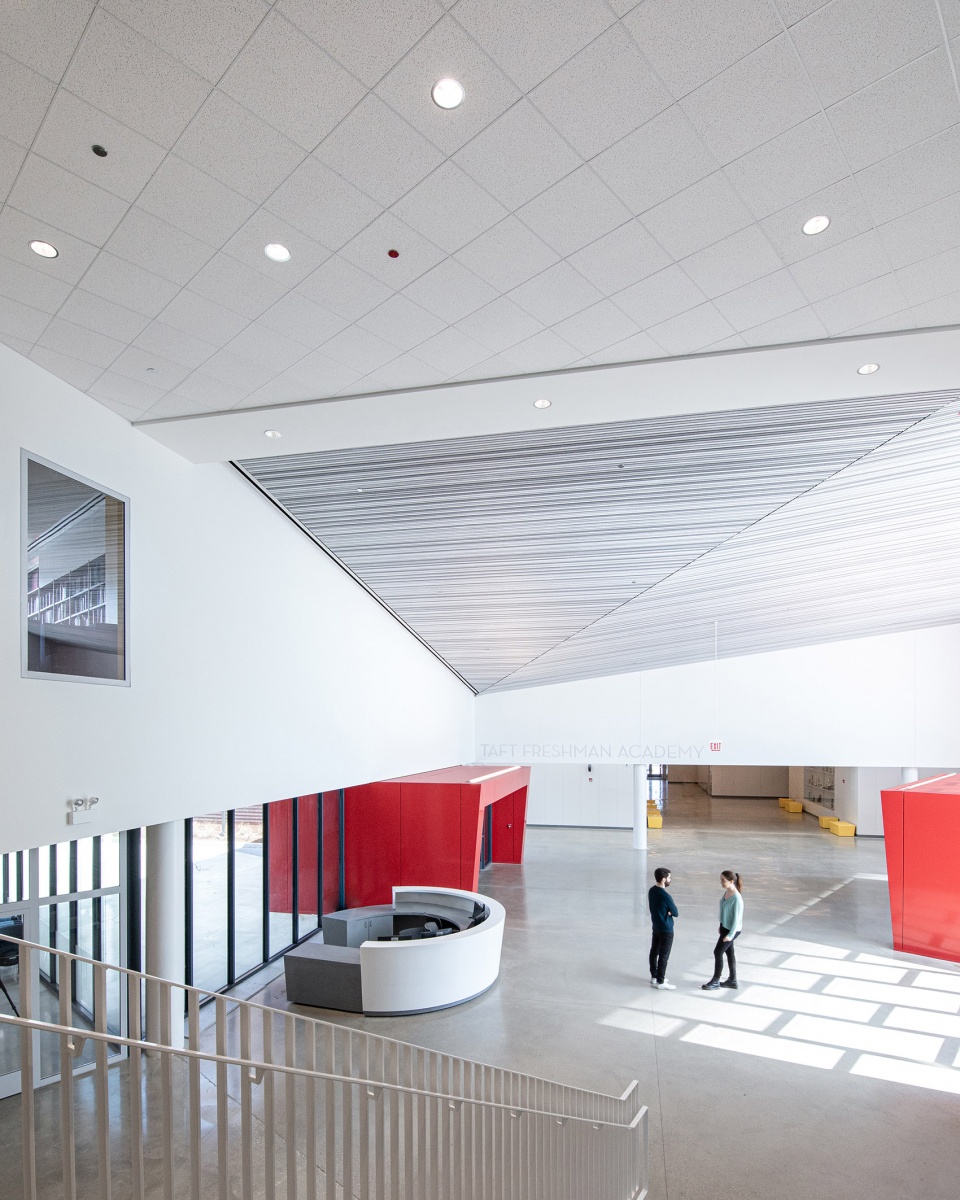 TAFT FRESHMAN ACADEMY by STL architects