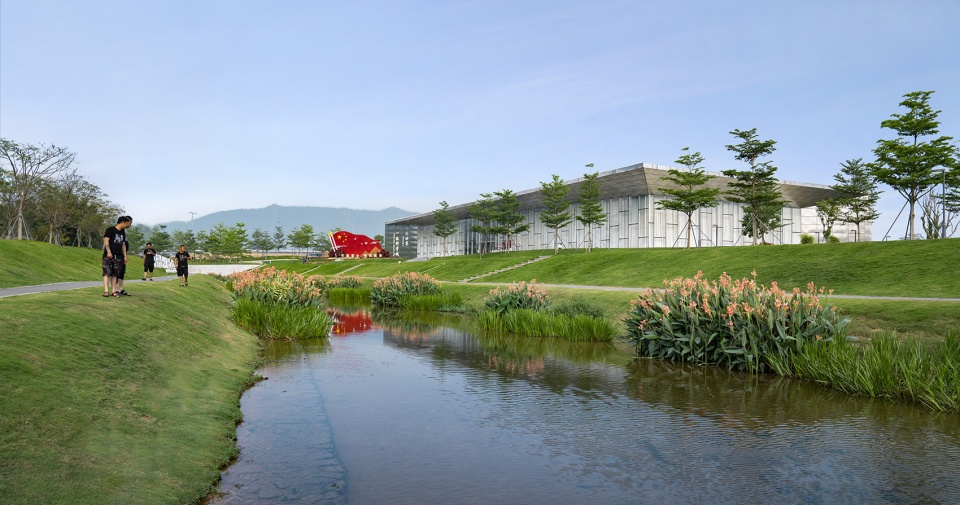 The Fish leaping north and south The Landscape Revitalization in The Seventh Hospital of Zhongshan University by LA Design