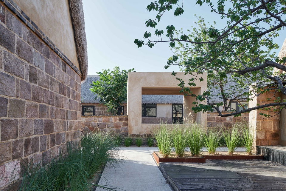 reconstruction design of seaweed bay health resort china by greyspace architects