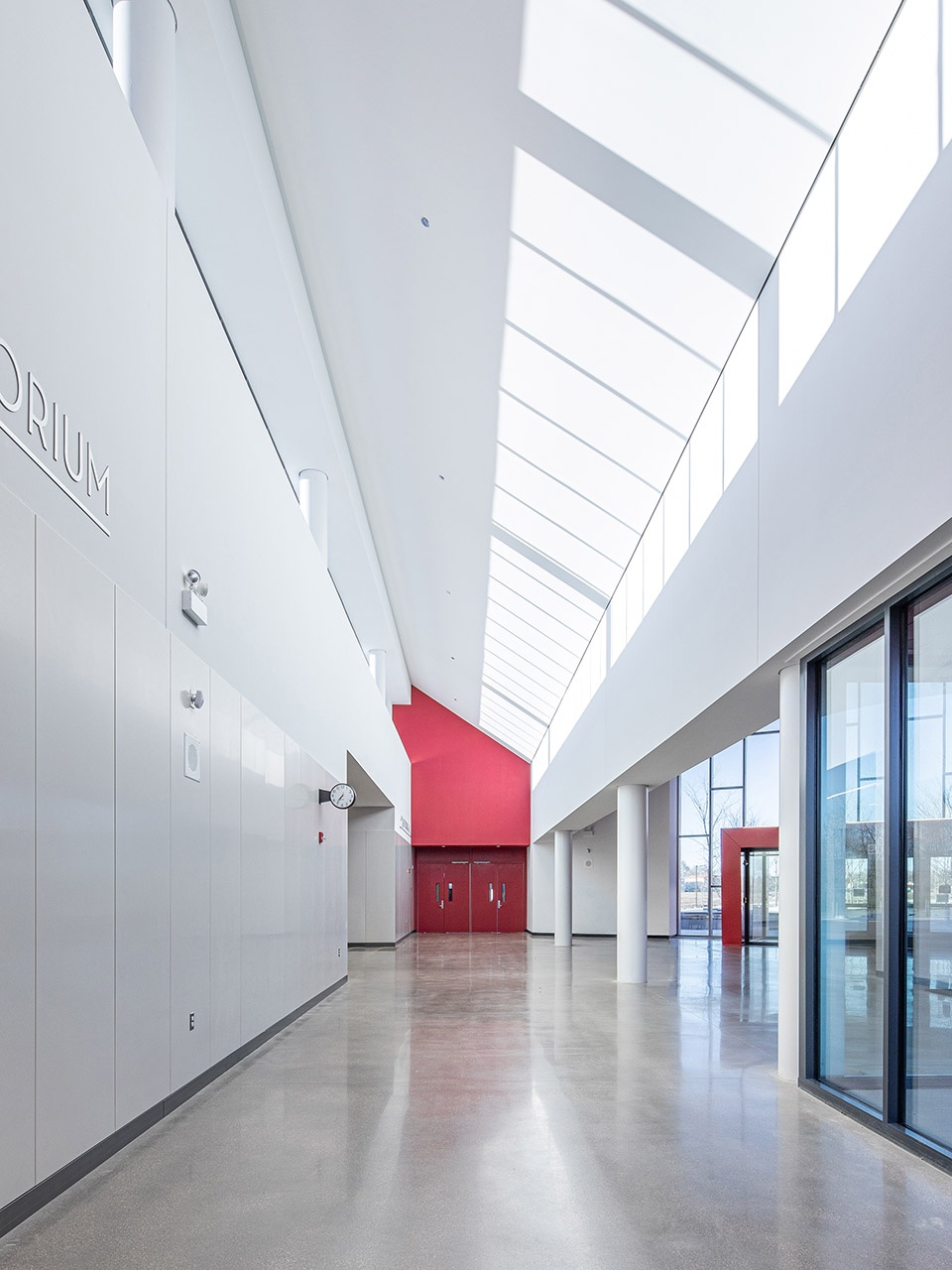 TAFT FRESHMAN ACADEMY by STL architects