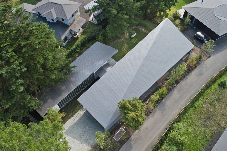 symbiotic house by r e a d architects