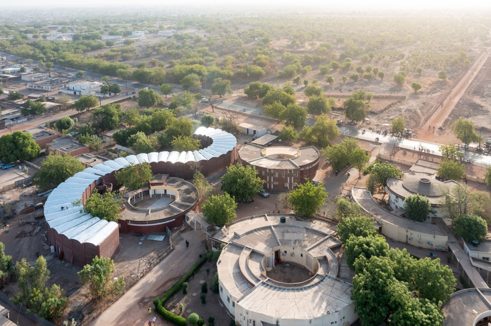 maternity and paediatric hospital in tambacounda by manuel herz architects
