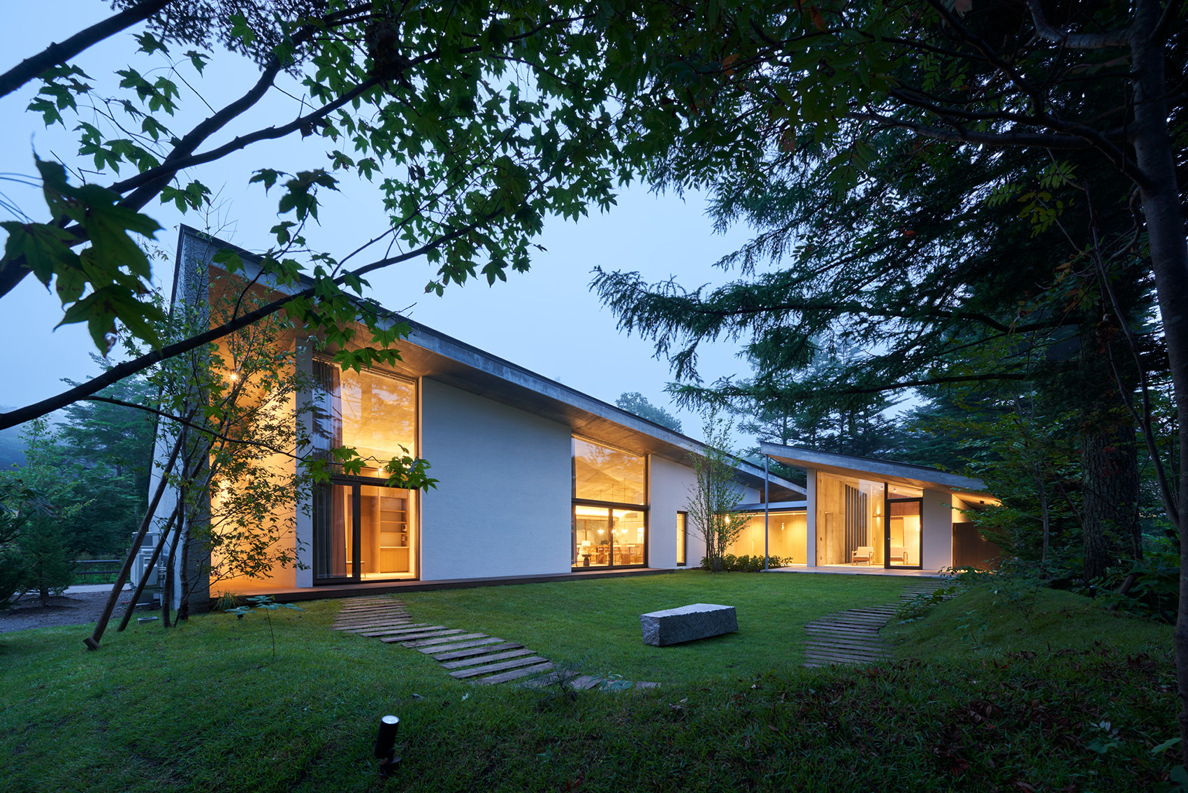 symbiotic house by r e a d architects
