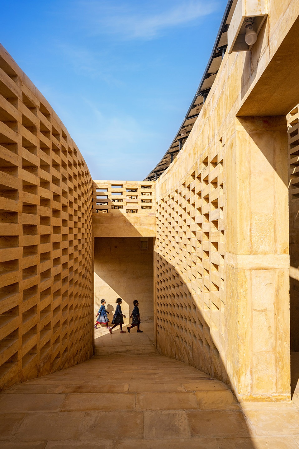 the rajkumari ratnavati girls school by diana kellogg architects