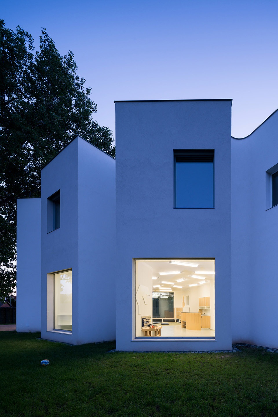 Montessori Kindergarten by No Architects
