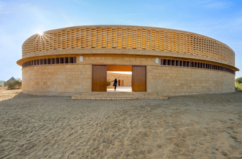 the rajkumari ratnavati girls school by diana kellogg architects