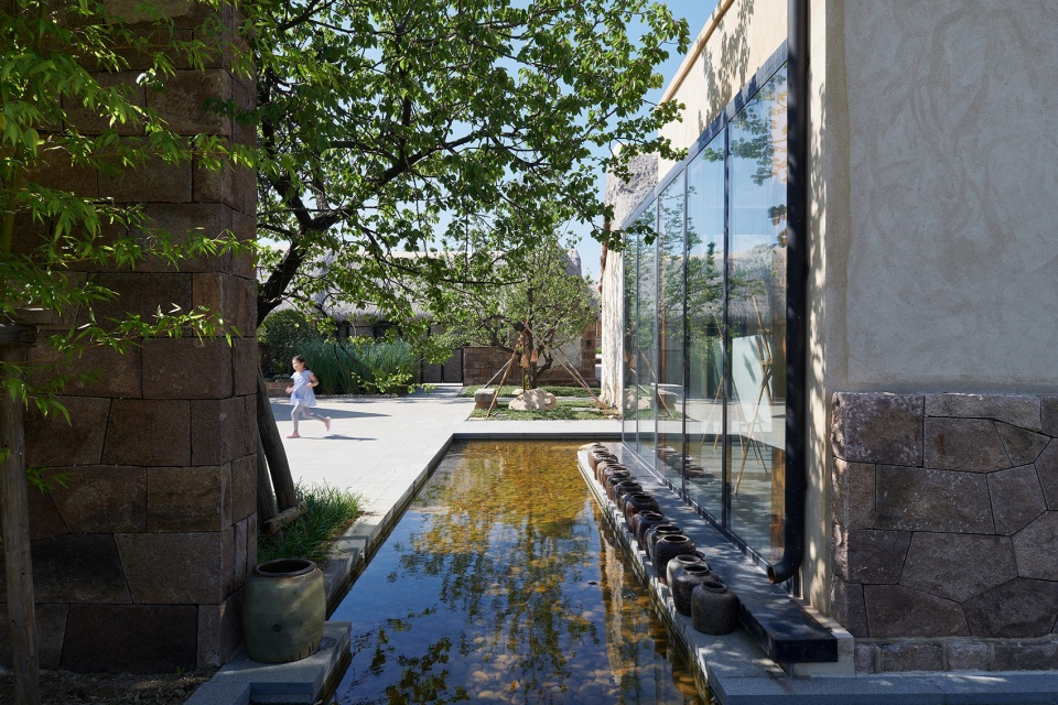 reconstruction design of seaweed bay health resort china by greyspace architects
