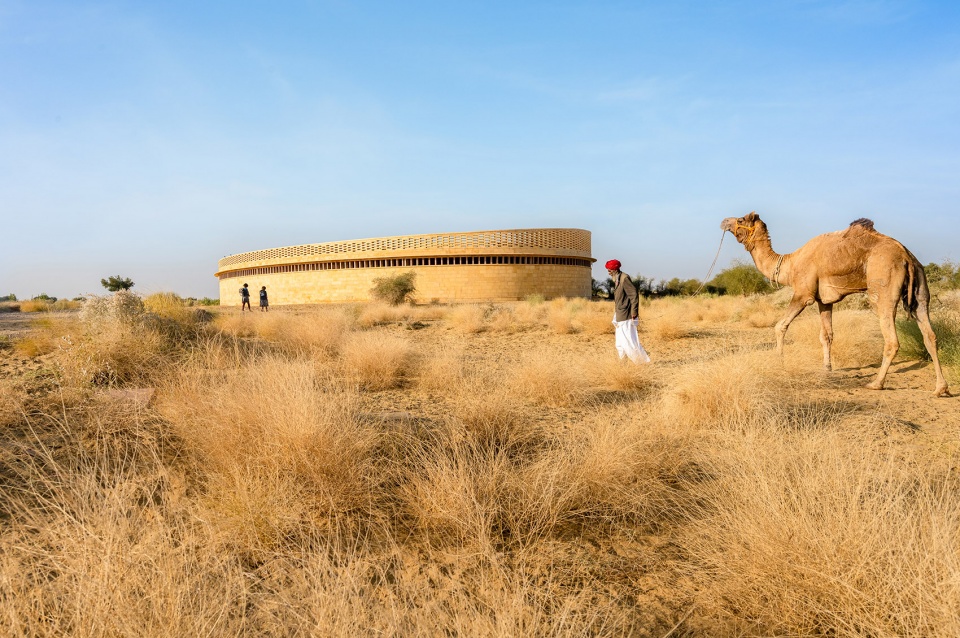 the rajkumari ratnavati girls school by diana kellogg architects