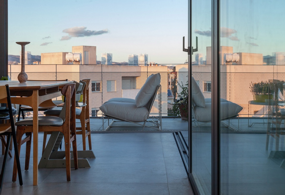 zio apartment block by alexis papadopoulos architectural practice