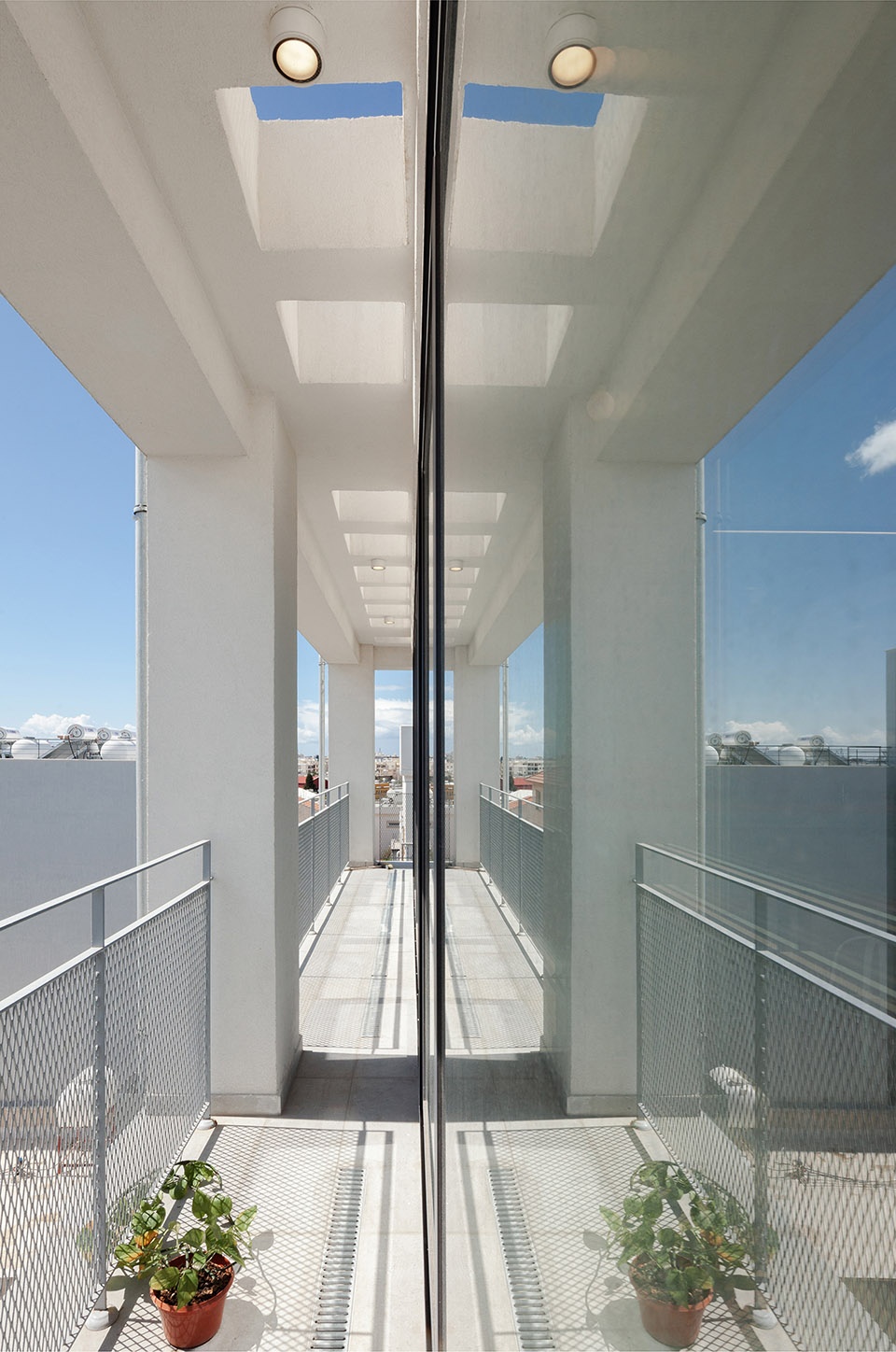 zio apartment block by alexis papadopoulos architectural practice