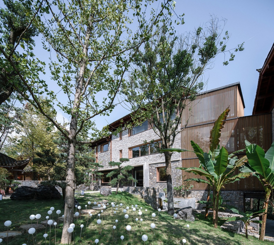 woodsy whispers residence in maer shan village china by shulin architectural design