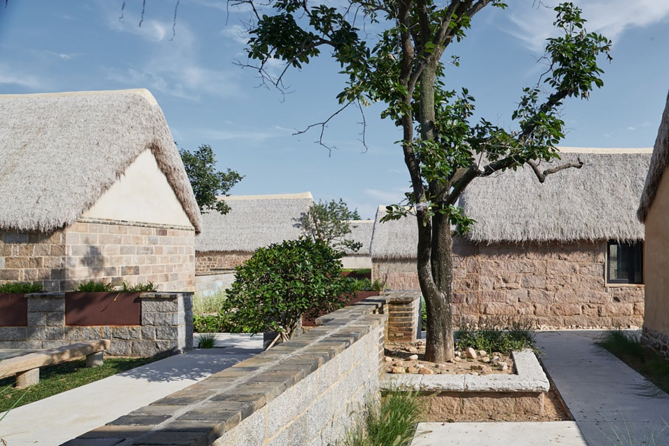 reconstruction design of seaweed bay health resort china by greyspace architects