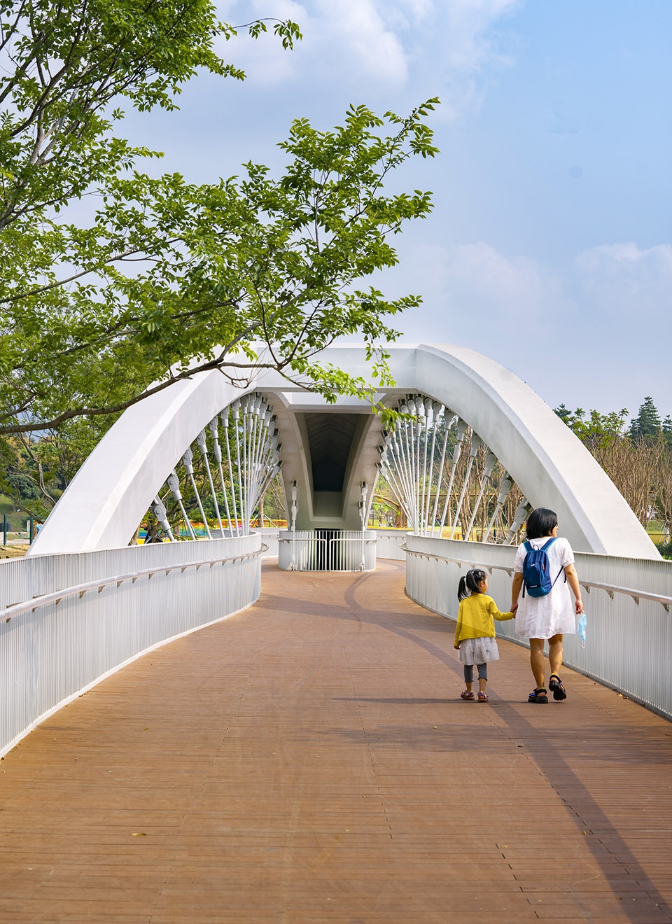 The Fish leaping north and south The Landscape Revitalization in The Seventh Hospital of Zhongshan University by LA Design