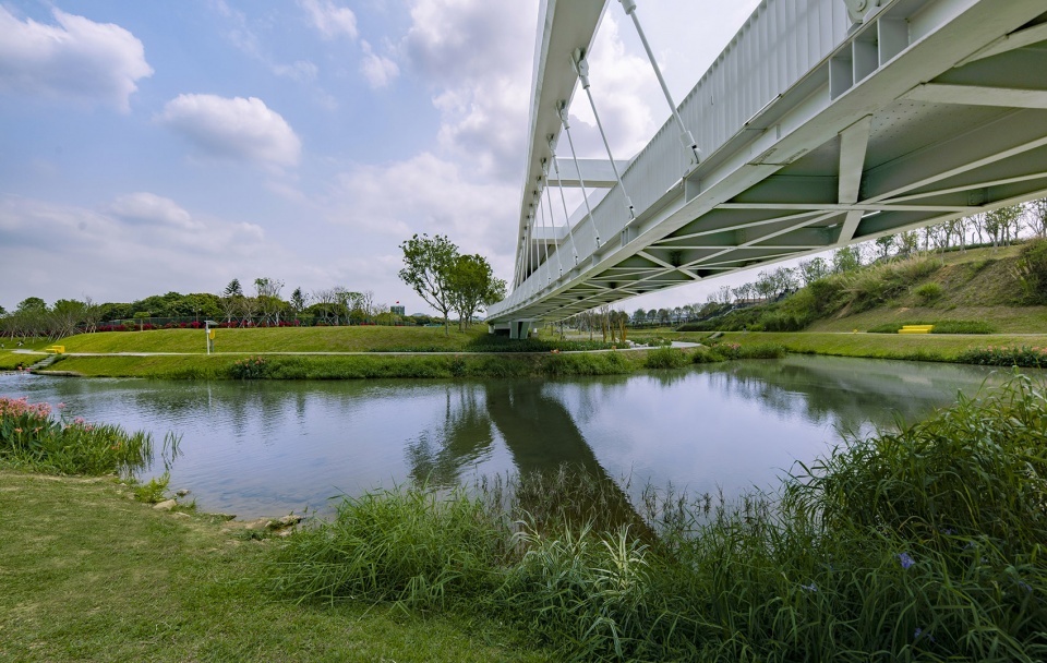 The Fish leaping north and south The Landscape Revitalization in The Seventh Hospital of Zhongshan University by LA Design