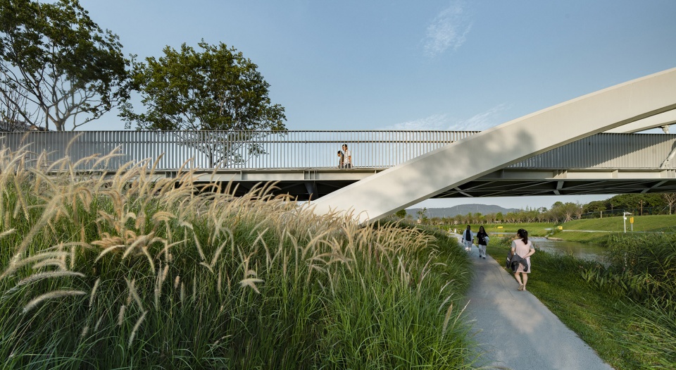 The Fish leaping north and south The Landscape Revitalization in The Seventh Hospital of Zhongshan University by LA Design