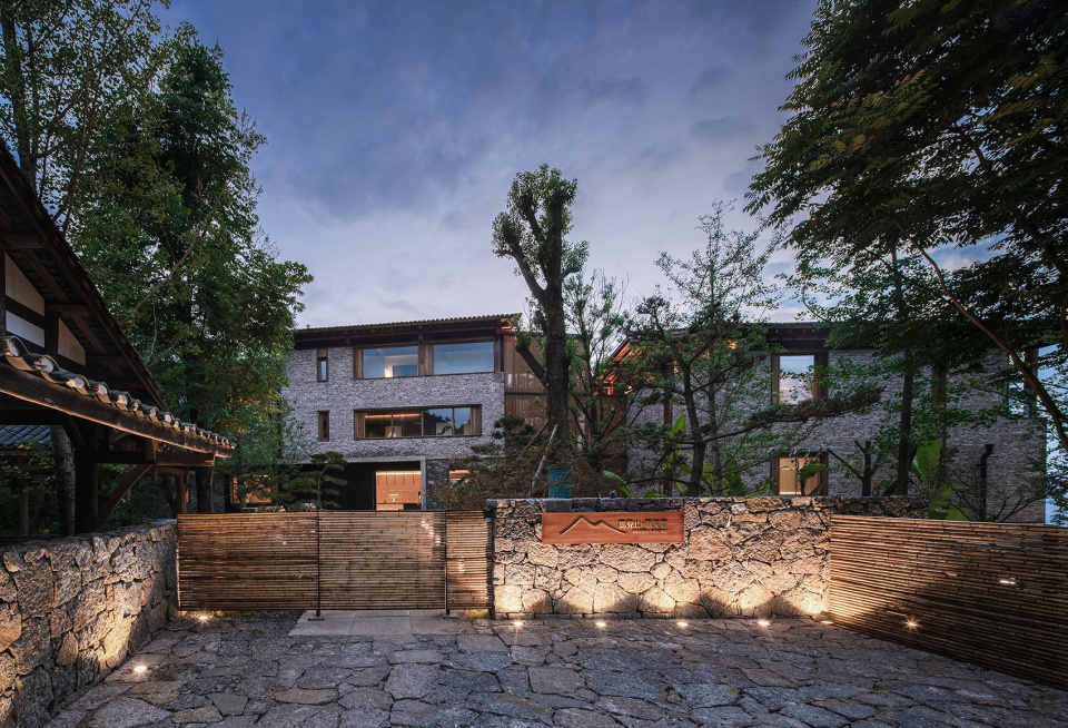 woodsy whispers residence in maer shan village china by shulin architectural design
