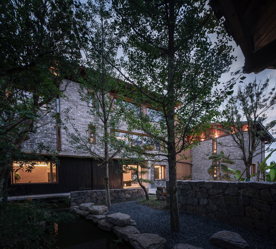 woodsy whispers residence in maer shan village china by shulin architectural design