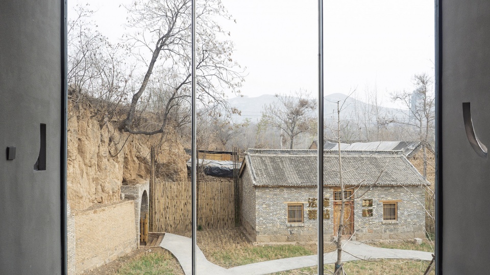 Library in Ruins ATELIER XI