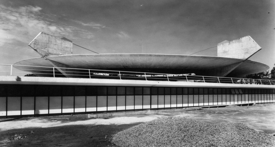 commemorate Paulo Mendes da Rocha 1