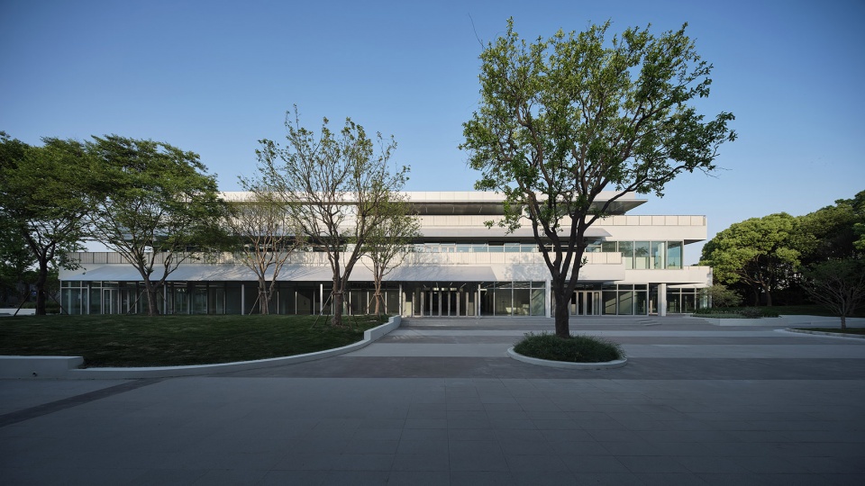 Renovation of Shanghai Westbund headquarter building HCCH Studio