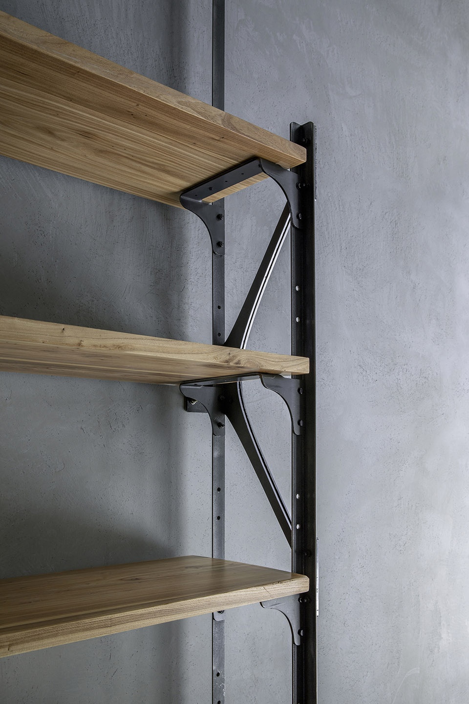 Mumokuteki Concept Bookstore LUO studio