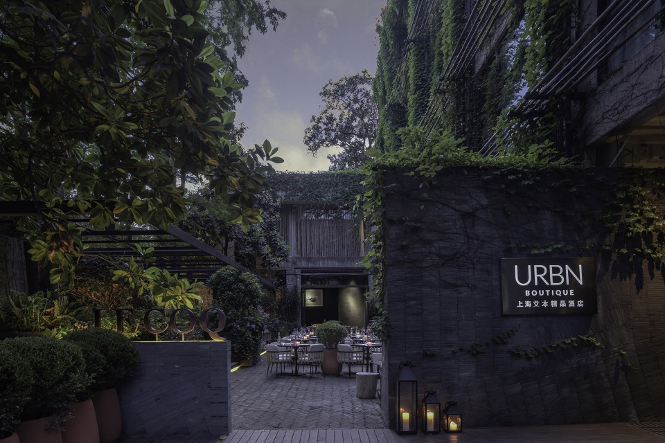 le coq wine bistro in urbn hotel china by roomoo