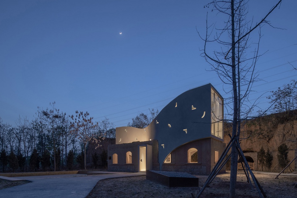 Library in Ruins ATELIER XI