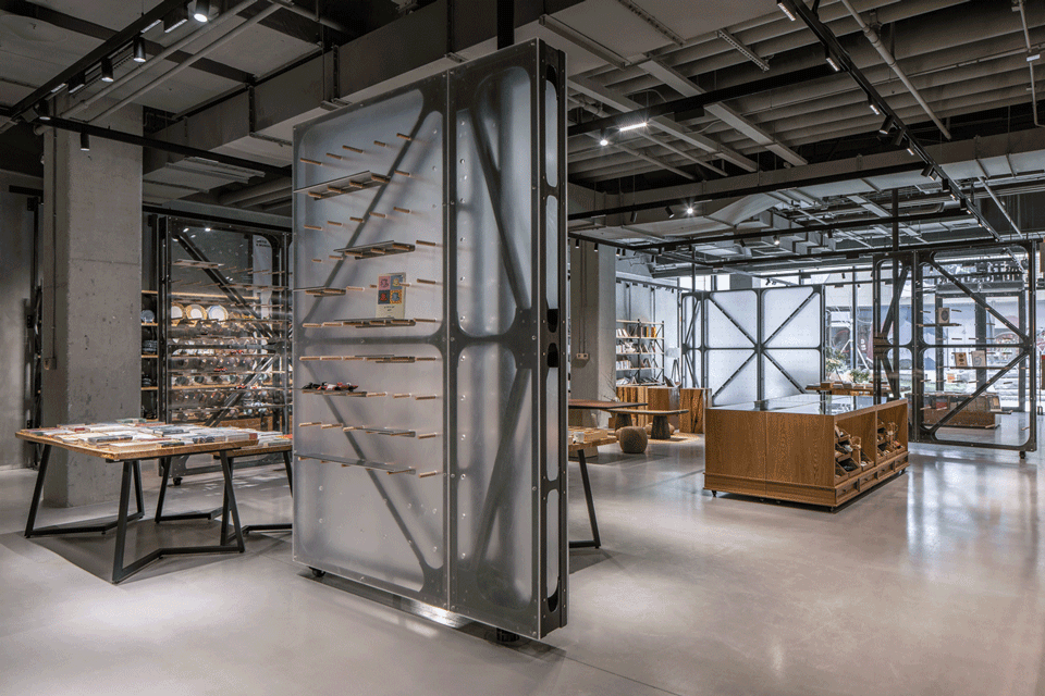 Mumokuteki Concept Bookstore LUO studio