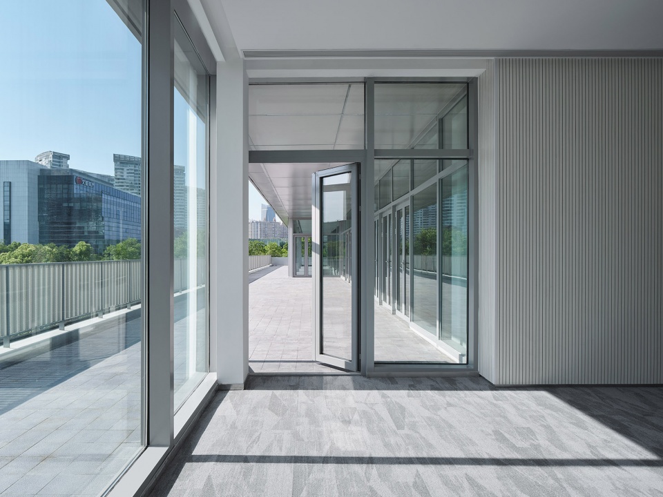 Renovation of Shanghai Westbund headquarter building HCCH Studio