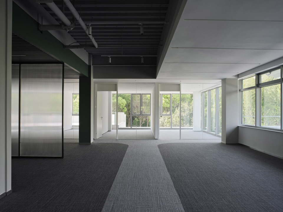 Renovation of Shanghai Westbund headquarter building HCCH Studio