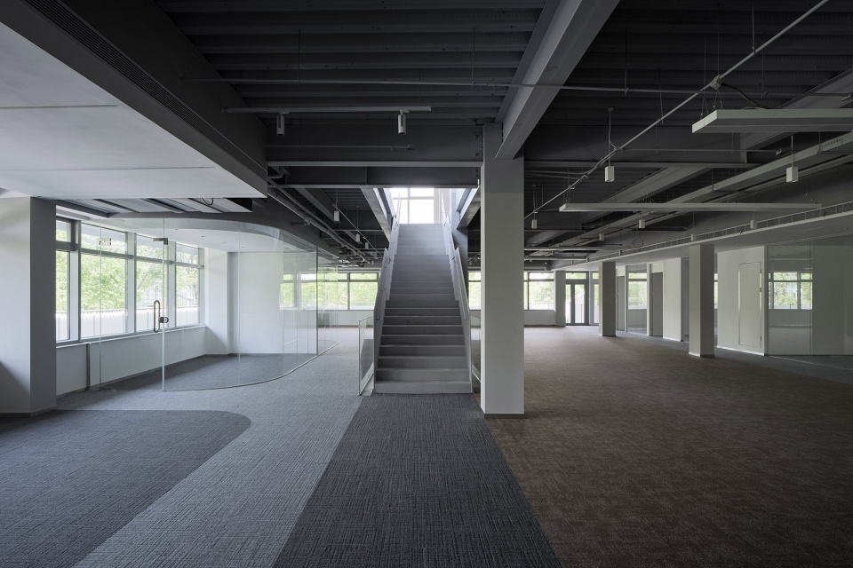 Renovation of Shanghai Westbund headquarter building HCCH Studio