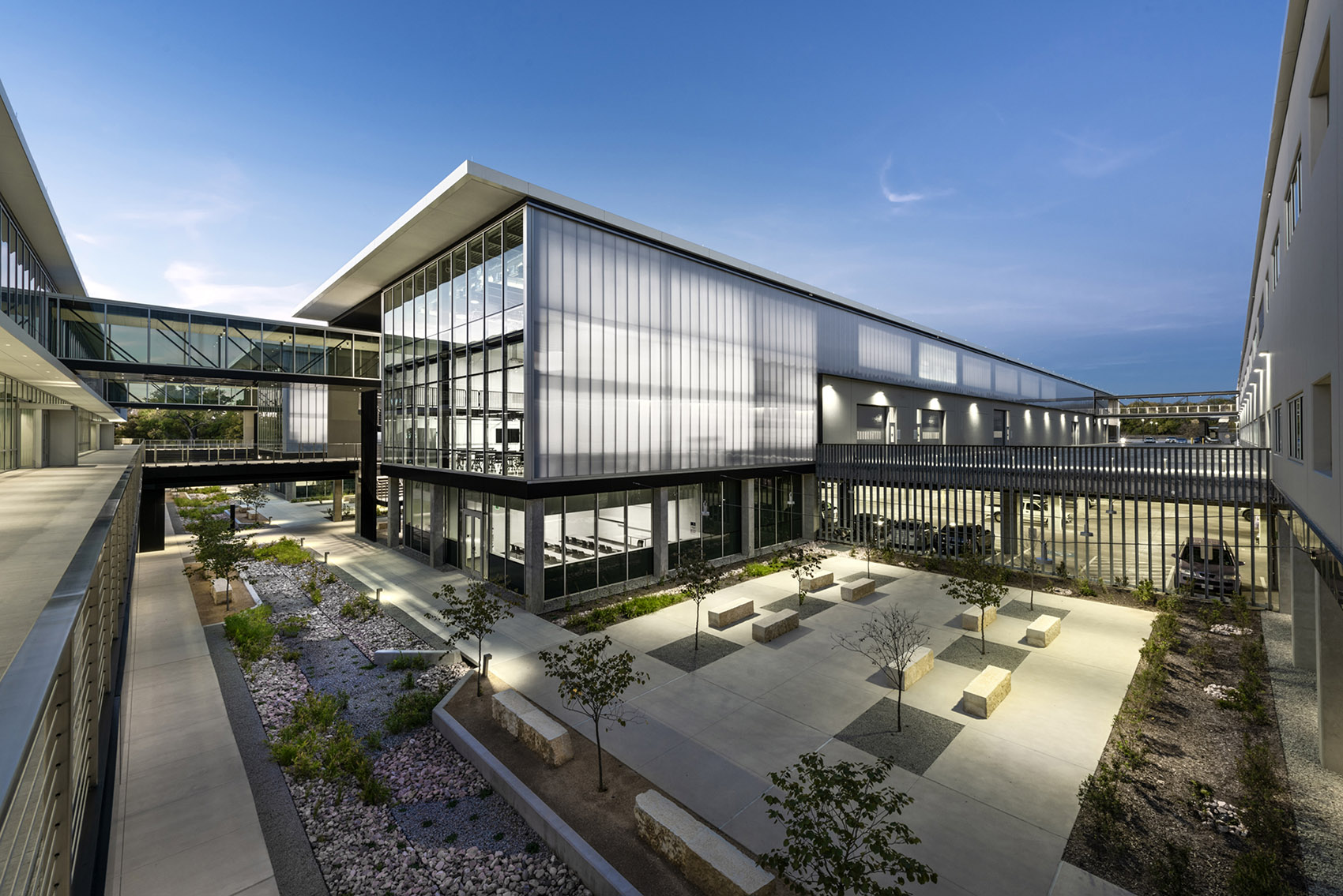 Collin College Technical Campus, Texas by Perkins&Will - 谷德设计网