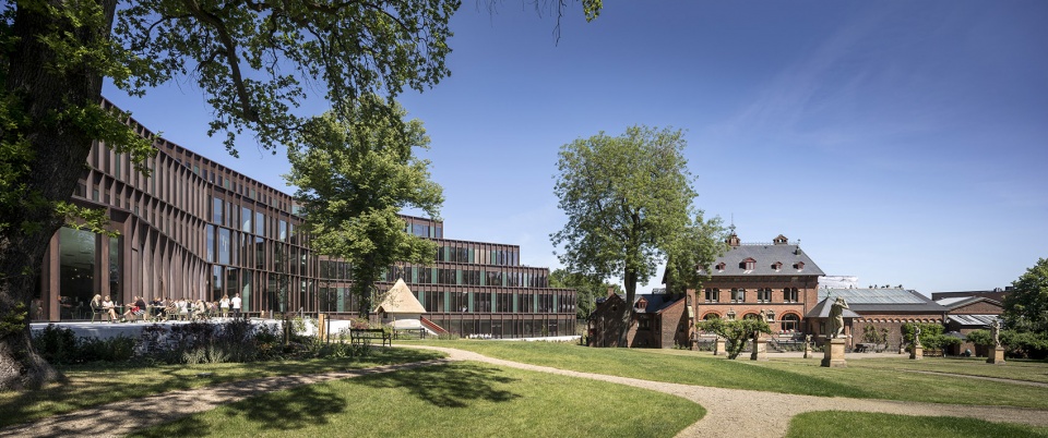 carlsberg central office by cf moller architects