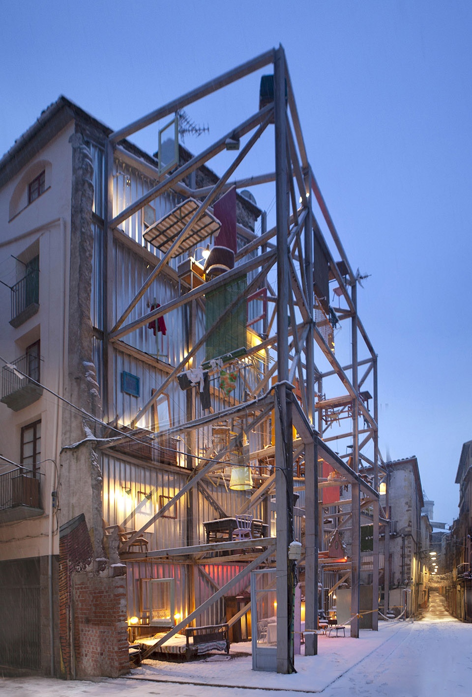 “HABITARE” OR A HOME WITHOUT A HOUSE by Bayona Studio