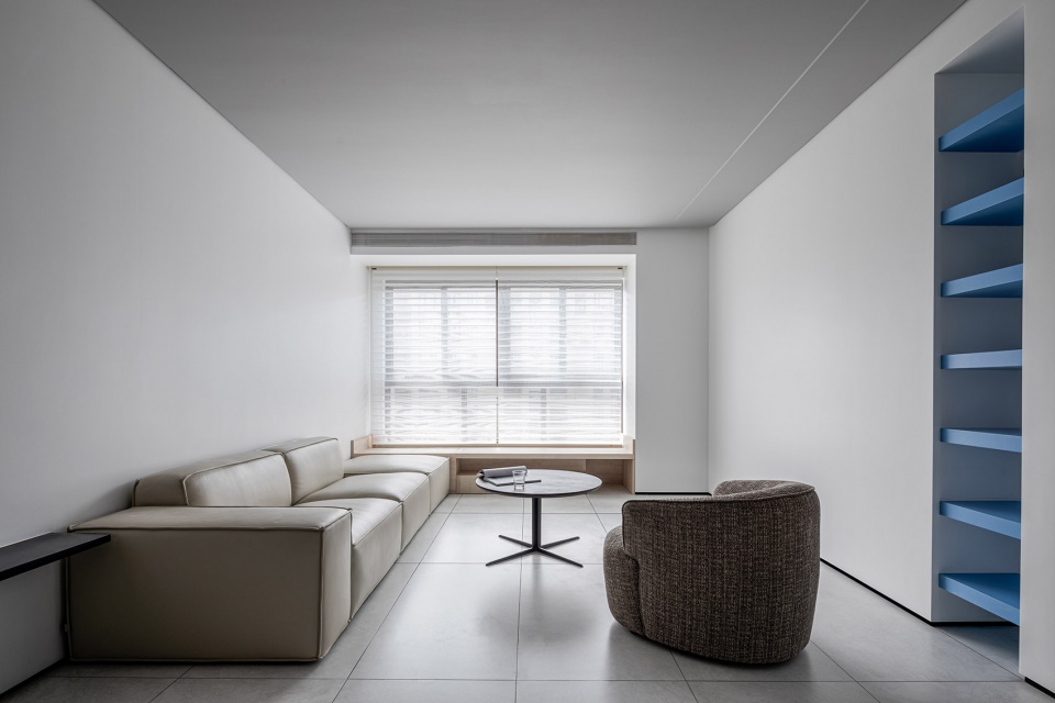 Linear Staircase House China by WUY ARCHITECTS