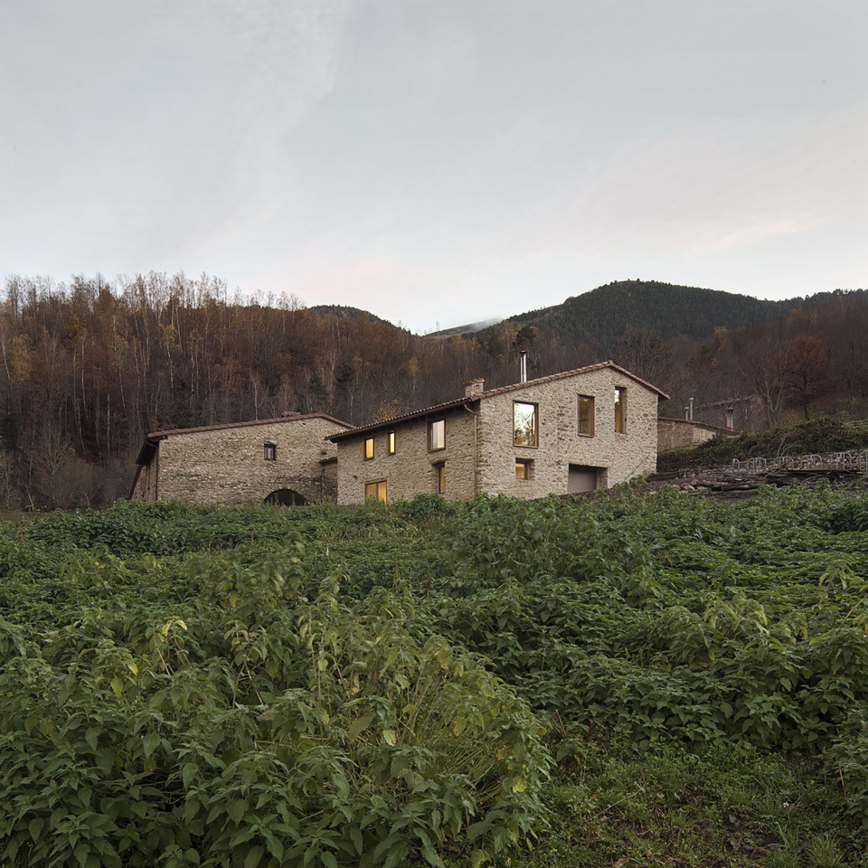 Masia de Can Perpinya by Arame Studio
