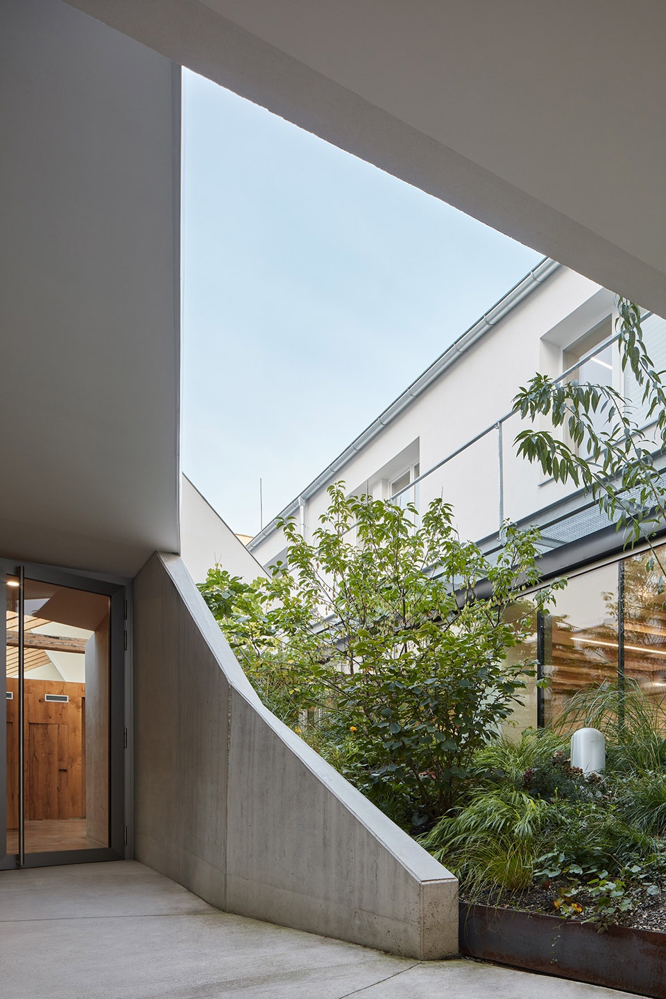 Yoga Garden Art Gallery Brno by RO AR Szymon Rozwalka architects