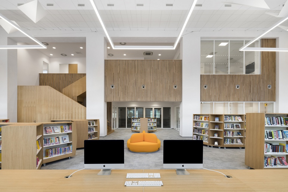 innovation and education center of international school of prague by studio perspektiv