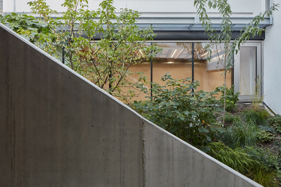 Yoga Garden Art Gallery Brno by RO AR Szymon Rozwalka architects