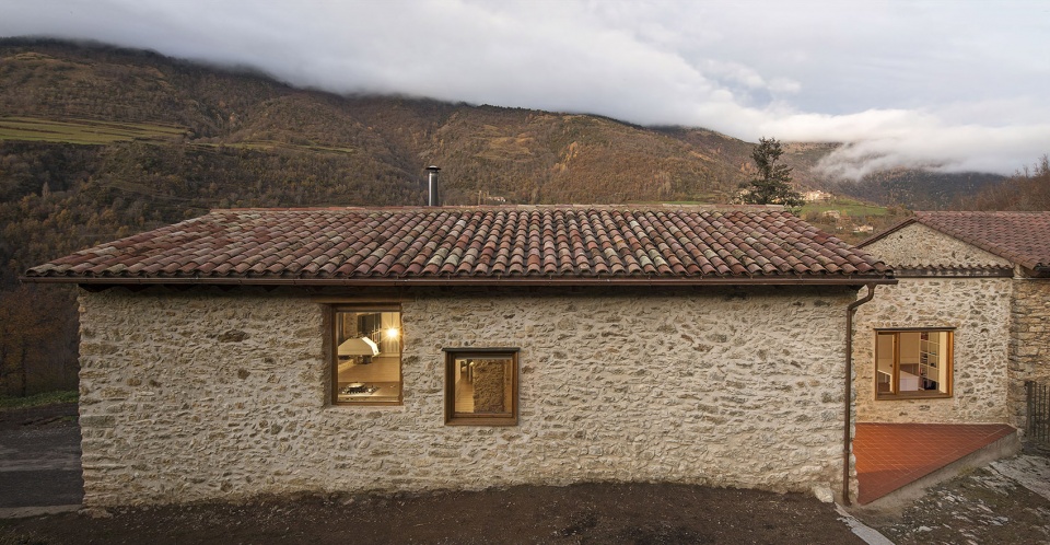 Masia de Can Perpinya by Arame Studio