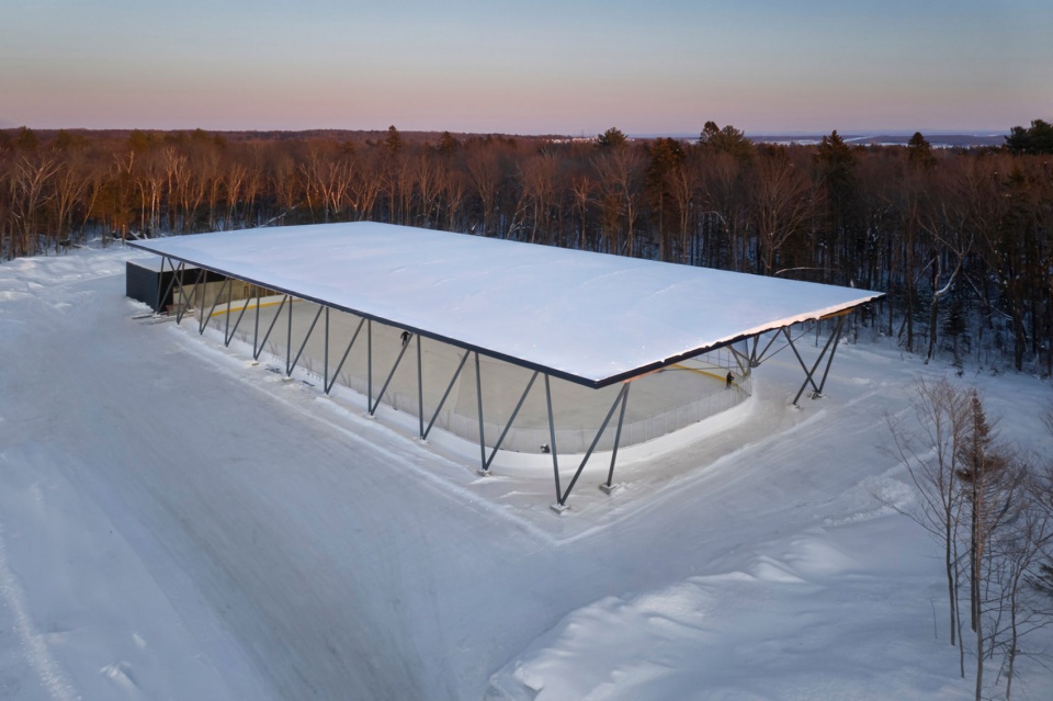 Parc des Saphirs skating rink by ABCP architecture