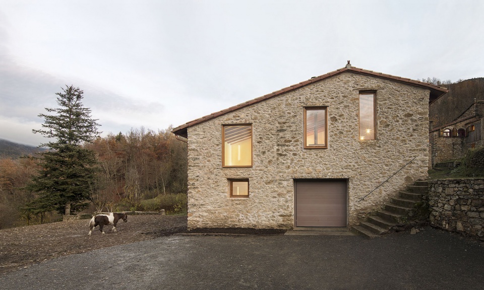 Masia de Can Perpinya by Arame Studio