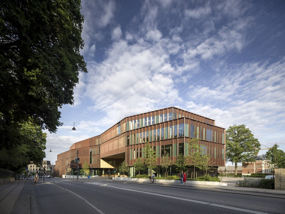 carlsberg central office by cf moller architects