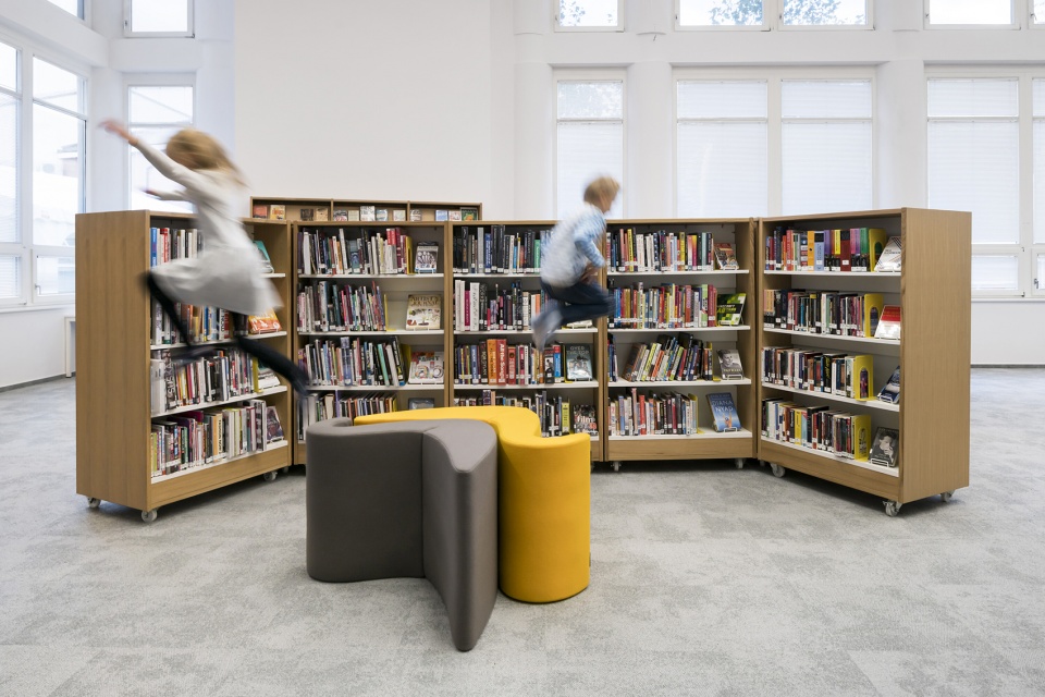 innovation and education center of international school of prague by studio perspektiv